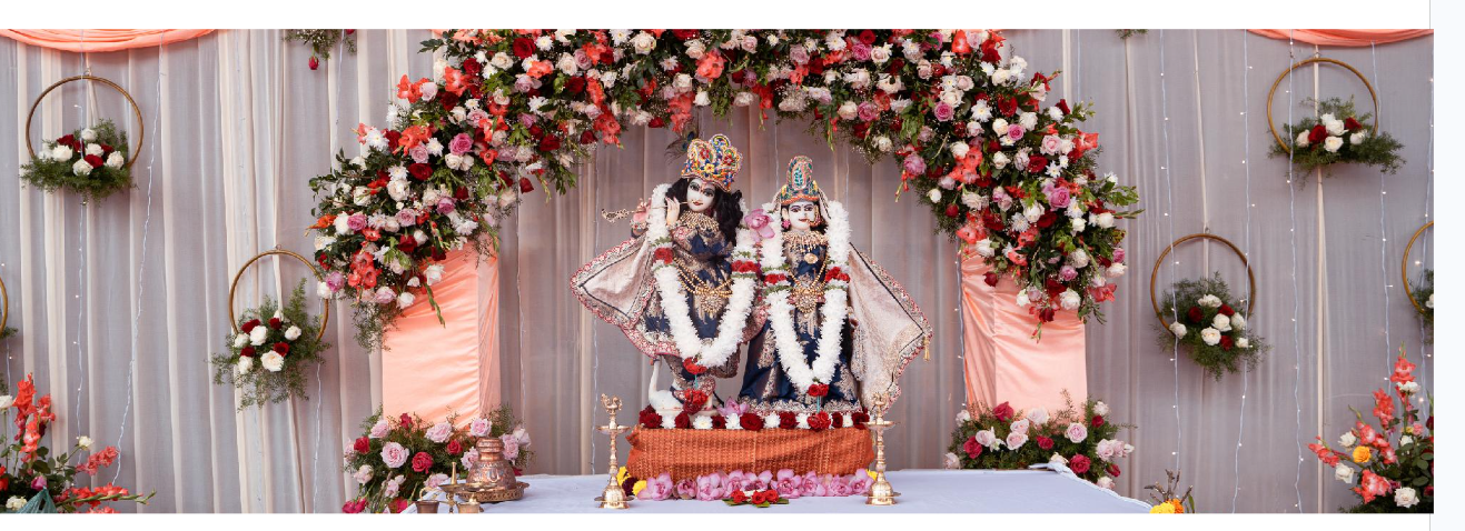 Children dressed as Krishna and Radha